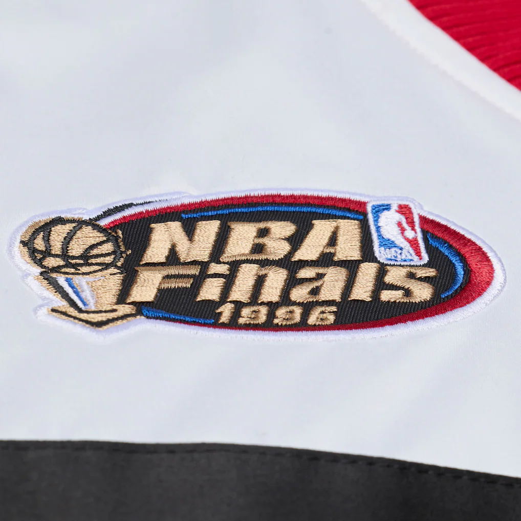 Men's Chicago Bulls Mitchell & Ness Red Hardwood Classics Head Coach Lightweight Satin Full-Snap Jacket - Image 4